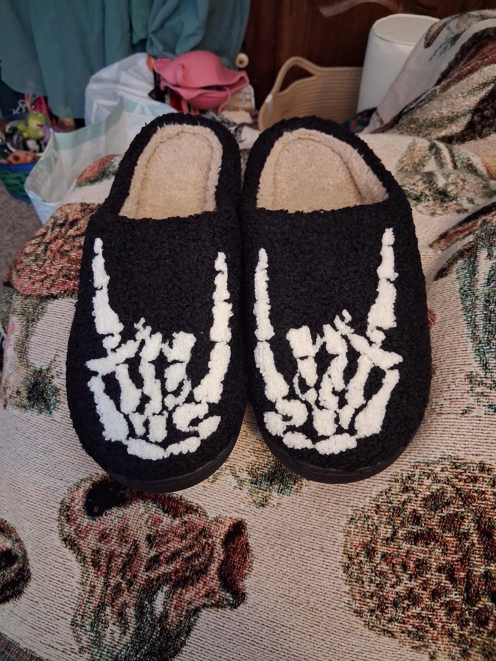 New Never Worn Skeleton Hand Slippers Womens Size 9